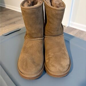 UGG Classic Brown Winter Boots
